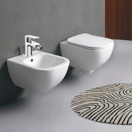 Rubinetto per bagno moderno miscelatore orientabile design quadrato per bidet in ottone cromato lucido modello Allure - enzoled