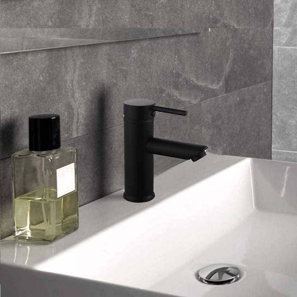 Rubinetto per bagno ultra moderno nero opaco miscelatore lavabo a canna bassa modello Ray Black - enzoled