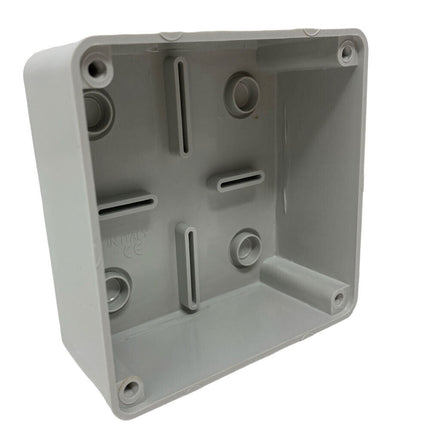 Scatola di derivazione quadrata box con coperchio con viti con pareti lisci tenuta stagna IP56 100xx100x50 mm - enzoled