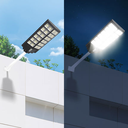 Lampione faro pannello solare 2000W con palo sensore di passaggio IP66