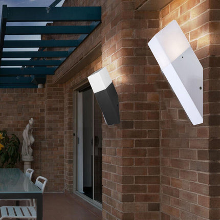 Applique a muro oblique per esterno con attacco E27 in alluminio lampada da parete per balcone terrazzo facciata casa IP44 - enzoled