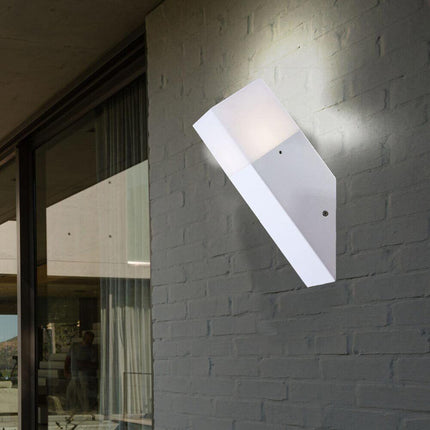 Applique a muro oblique per esterno con attacco E27 in alluminio lampada da parete per balcone terrazzo facciata casa IP44 - enzoled