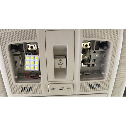 Luci pannello 9 led interno auto smd luce fredda 6000k per interni auto tettuccio 2 watt alimentazione 12 v adattatore t10 - enzoled