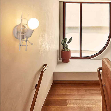 Applique da parete decorativo a forma di omino sulla scala lampada da muro in metallo attacco E27 arredo casa soggiorno - enzoled