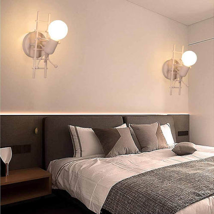 Applique da parete decorativo a forma di omino sulla scala lampada da muro in metallo attacco E27 arredo casa soggiorno - enzoled