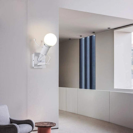 Applique da parete decorativo a forma di omino lampada da muro in metallo attacco E27 arredo casa - enzoled