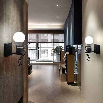 Applique da parete decorativo a forma di omino lampada da muro in metallo attacco E27 arredo casa - enzoled