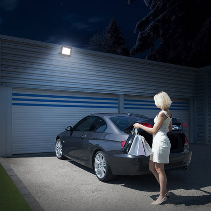 Faro 72 led 50 watt con sensore di passaggio luce bianca 6500k IP67