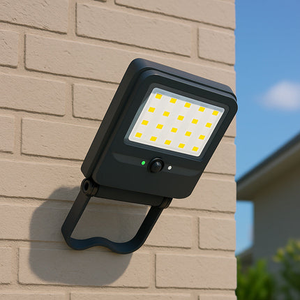 Faro solare 50 watt con sensore crepuscolare luce fredda IP65 enzoled