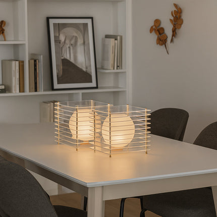 Lampada lume con sfera opalina e struttura trasparente finitura oro G9