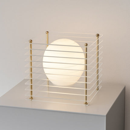 Lampada lume con sfera opalina e struttura trasparente finitura oro G9