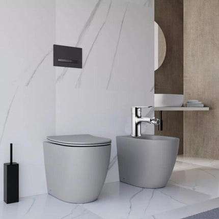 Rubinetto per bagno moderno miscelatore orientabile per bidet in ottone cromato lucido modello Roll - enzoled