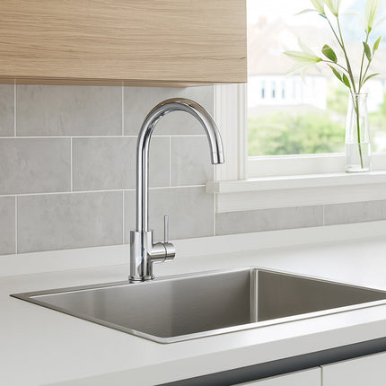 Rubinetto da cucina canna alta orientabile moderno lucido