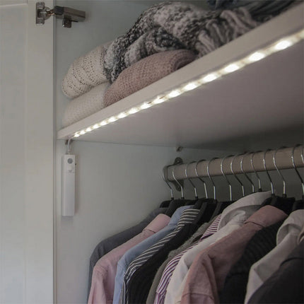 Striscia led con sensore di movimento a infrarossi 3 watt a batteria da 1 metro luce naturale 4000k strip adesiva - enzoled