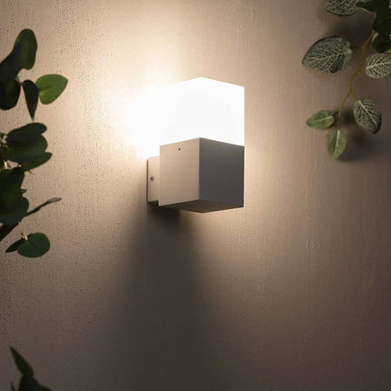 Applique a muro per esterno lampada da parete in alluminio attacco E27 per facciata terrazzo balcone IP44 - enzoled
