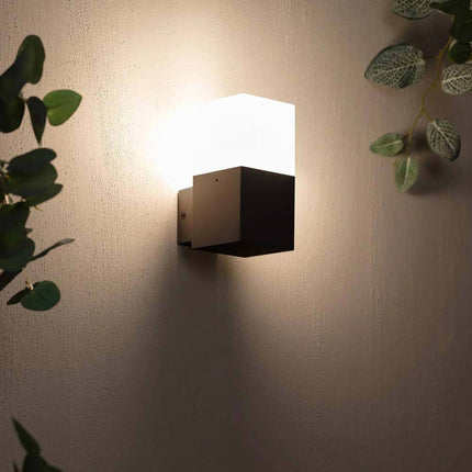 Applique a muro per esterno lampada da parete in alluminio attacco E27 per facciata terrazzo balcone IP44 - enzoled