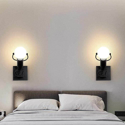 Applique da parete decorativo a forma di omino lampada da muro in metallo attacco E27 arredo casa - enzoled