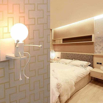Applique da parete decorativo a forma di omino lampada da muro in metallo attacco E27 arredo casa - enzoled
