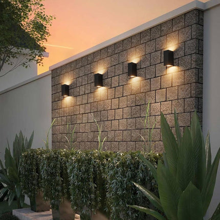 Applique a parete doppia emissione luminosa per esterno giardino ip65 lampada moderna UP & DOWN quadrata portalampada per faretti gu10 - enzoled