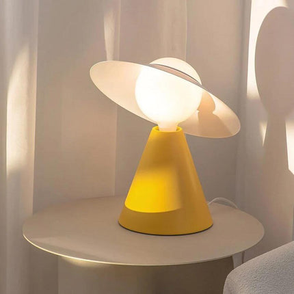Lampada da tavolo decorativa con paralume a cappello orientabile stile contemporaneo lume da comodino E27 - enzoled