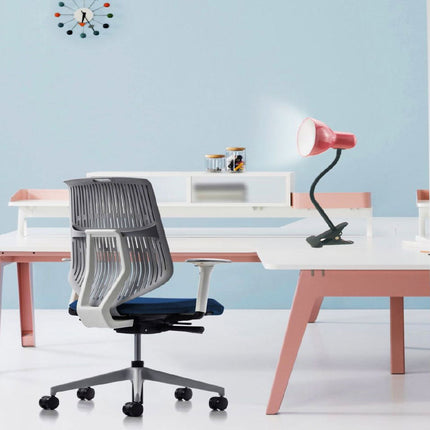 Lampada snodabile da scrivania con pinza braccio flessibile luce da tavolo orientabile con attacco per lampadine E27 - enzoled
