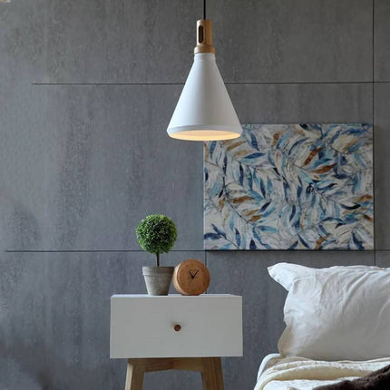 Lampadario a sospensione stile industriale in metallo pendente a cono attacco E27 luce tavolo cucina di colore nero o bianco - enzoled
