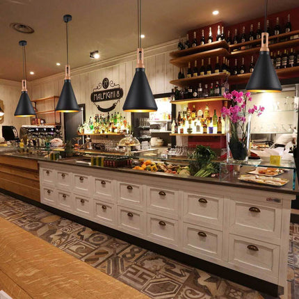 Lampadario a sospensione stile industriale in metallo pendente a cono attacco E27 luce tavolo cucina di colore nero o bianco - enzoled