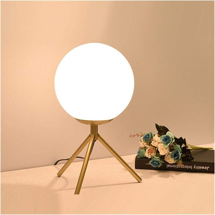 Lampada da tavolo minimalista bronzo treppiedi con sfera lume abat jour per soggiorno open space G9 - enzoled